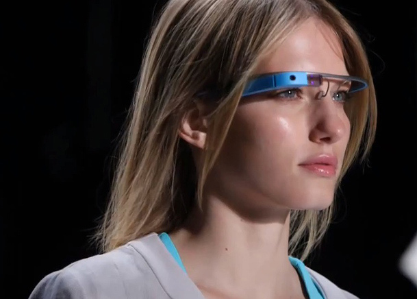Iako aktuelni Google Glass još nije dostupan svim korisnicima, Google već sprema novi model
