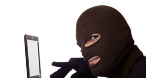 Policajac u BiH uhapsio osobu zbog komentara na Facebooku, pa sam završio u zatvoru