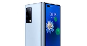 Huawei predstavio Mate X2 preklopni telefon